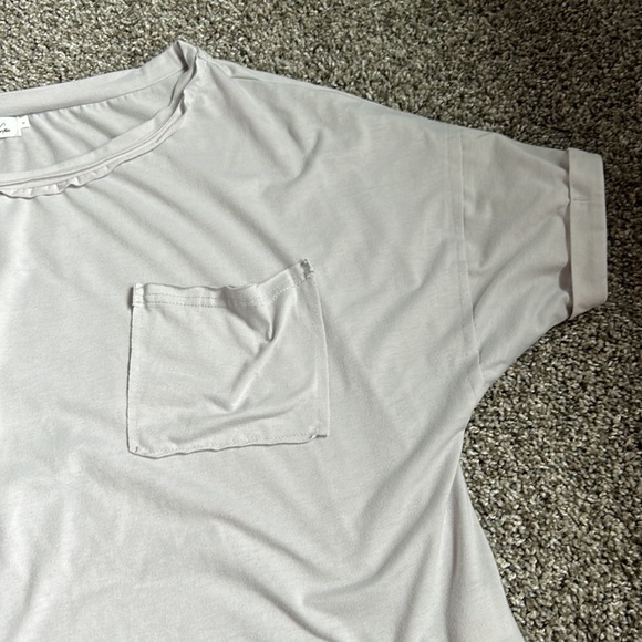 Ashlee by Amaryllis on/off the shoulder oversized crop tee size S short sleeve - Picture 3 of 4